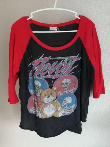 USED Revolt 곰 빨간색/블랙 7부 소매 T셔츠 M 사이즈
