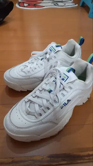 FILA 화이트 통굽 스니커즈