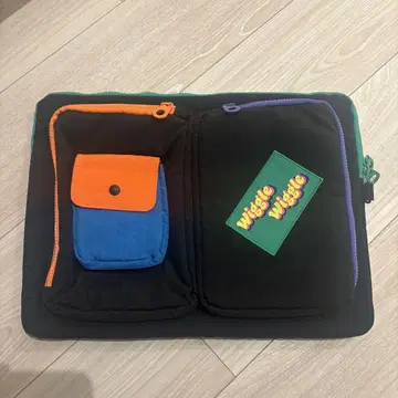 wiggle wiggle 우이구루우이구루 포켓 부착 노트북 케이스