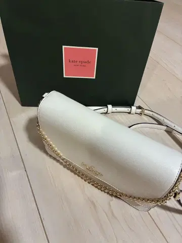케이트 스페이드 숄더백 화이트