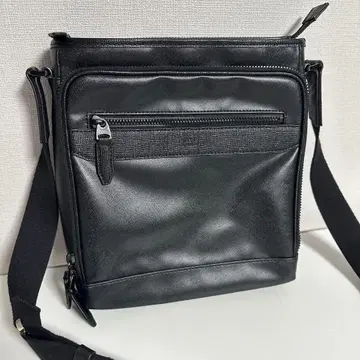 미사용급 새상품급 다케오 키쿠치 숄더백 블랙 가죽 PVC