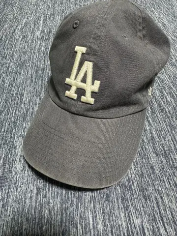 LA 로고 그레이 야구 모자 47