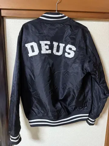 Deus Ex Machina 블랙 바시티 자켓 L 사이즈