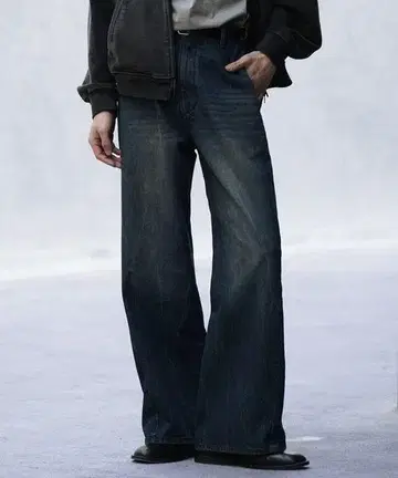CURVED FLARE DENIM SLACKS