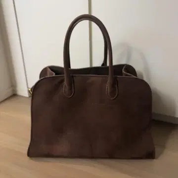 마르고풍 브라운 스웨이드 밴딩 백