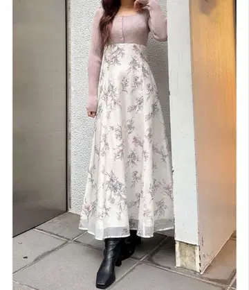 백 레이스업 버튼 니트 도킹 꽃무늬 원피스 MERCURYDUO