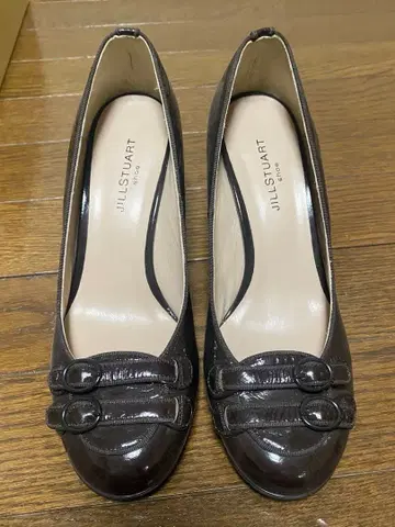질 스튜어트 블랙 펌프스