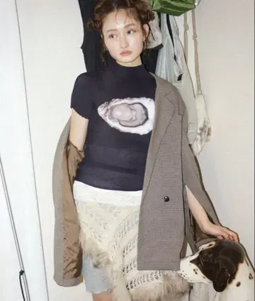 무스보레 오이스터 프린트 플리츠 프린트 상의