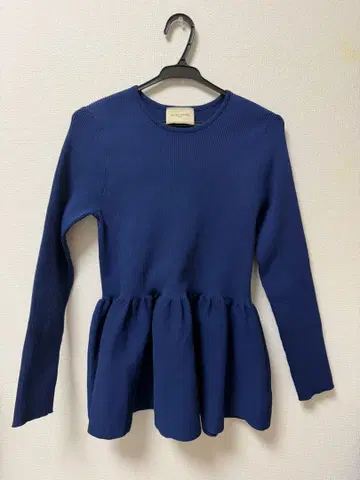 유나이티드 애로우즈 페플럼 니트