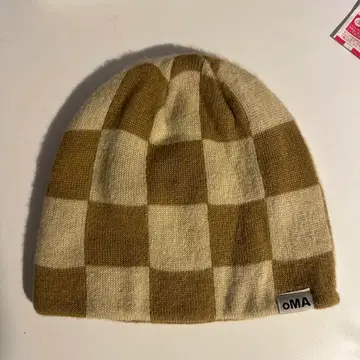 oMA 체크 무늬 니트 비니