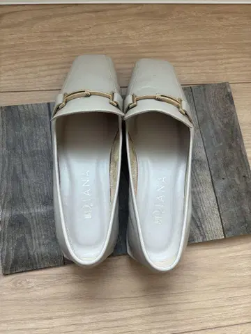 DIANA 베이지 스퀘어토 로퍼