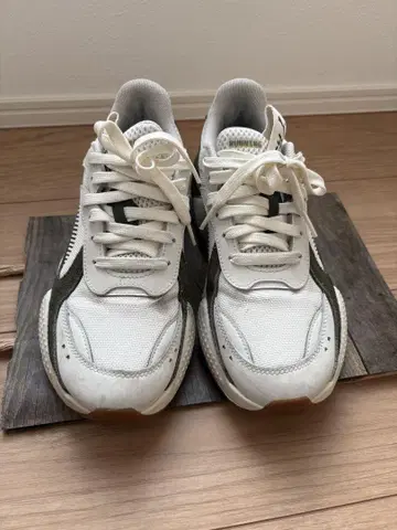 미라 오웬과 PUMA 콜라보 스니커즈 화이트/그린