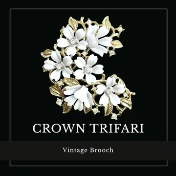 CROWN TRIFARI 골드&화이트 물망초 플라워 브로치