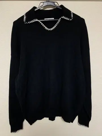 ZARA 화이트 스티치 스키퍼 니트