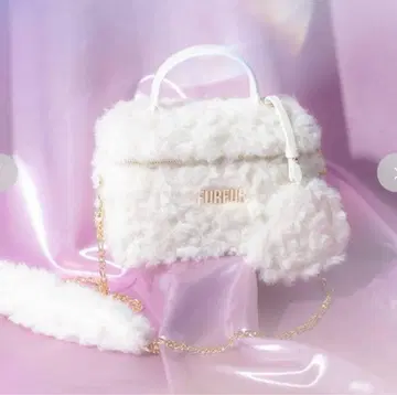 FURFUR 퍼 숄더백 화이트