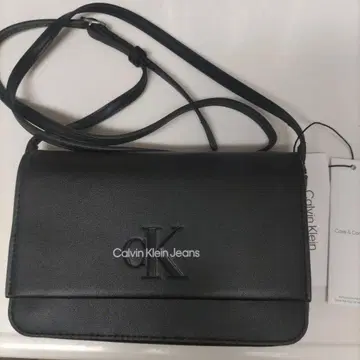 Calvin Klein 블랙 숄더백