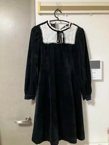 axes femme POETIQUE 벨로아 원피스