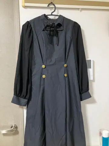 axes femme POETIQUE 블랙 버튼 원피스