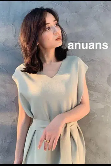 아뉴앙스 V넥 니트 원피스 그린