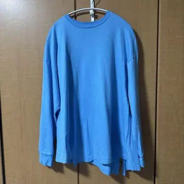 스카이블루 긴팔 T셔츠 나곤스탠스