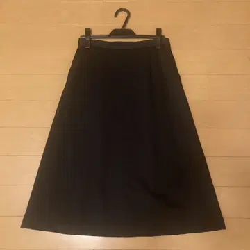 Demi-Luxe BEAMS 무릎 기장 블랙 스커트