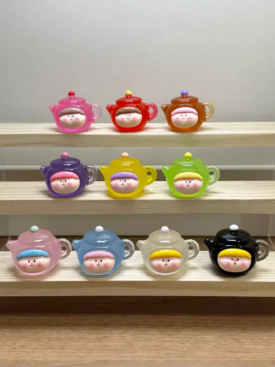 Suzy-made luminous figure teapot miniature object