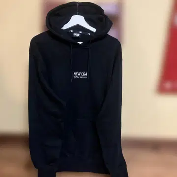 NEW ERA 블랙 후드티 L 사이즈