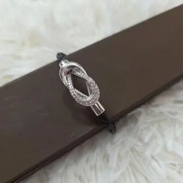 [ 새상품급 ] 블랙 가죽 크리스탈 팔찌 자석으로 원터치 심플