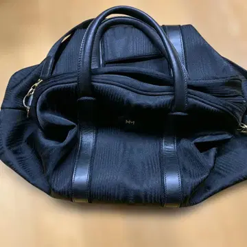 HM 블랙 나일론 보스턴 백