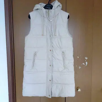 ZARA 인조 가죽 퍼프 베스트 롱 에크루 XS