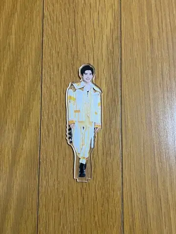아크릴 스탠드 스트라이프 패턴