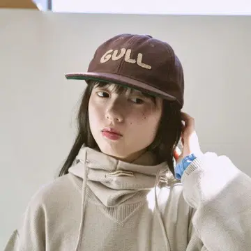 은은한 cap 브라운
