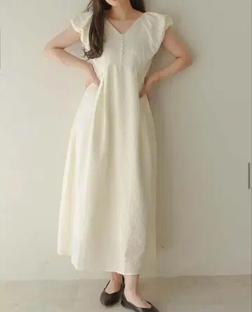 엘름 Alumu. 퍼프 슬리브 백 오픈 원피스