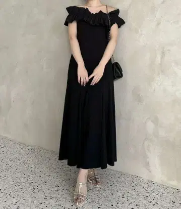 [ dazzlin ] 미사용 새상품 블랙 프릴 머메이드 원피스