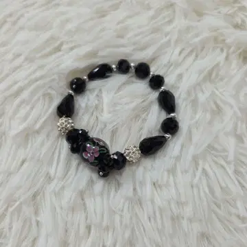 [ 새상품급 ] 블랙 비즈 꽃무늬 팔찌