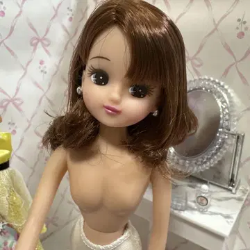 리카짱 타카라토미 옷 갈아입히기 인형 브라운 헤어