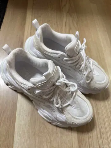 휠라 FILA 통굽 스니커즈 화이트 USS21088-100