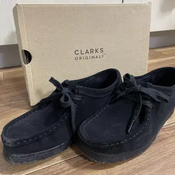 Clarks Wallabee 블랙스 스웨이드