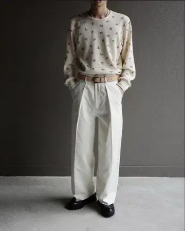 saby exclusive TUCK BAGGY OFF WHT - Mens