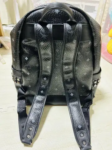 MCM 백팩 M 사이즈
