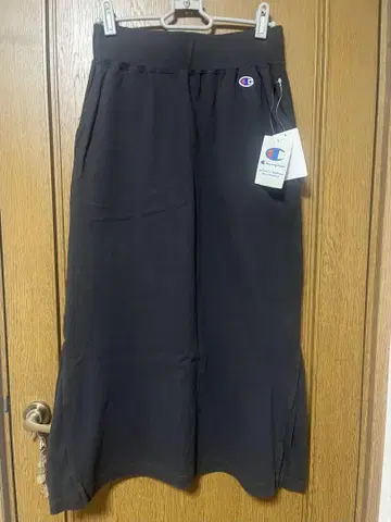 최종 가격 [ 새상품 ] Champion 맨투맨 롱 스커트 M