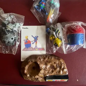 철인 28호 2점. 철인 대 몬스터 디오라마 피규어