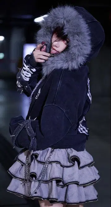 Grrr the Lipper 가루루자립퍼 퍼 후드티
