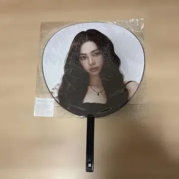 카리나 부채