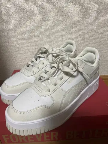 PUMA 화이트 스니커즈