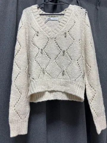 ZARA 아이보리 비쥬 스웨터 acka bibiy