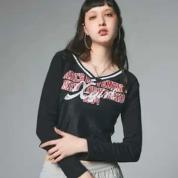 GIRL'S MOVEMENT 크롭 티셔츠 M 사이즈