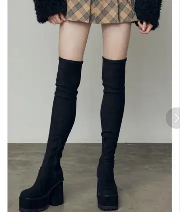 EMODA 스퀘어 핏 롱 부츠