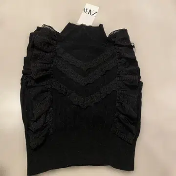 ZARA 프릴 레이스 슬리브리스 니트 블랙