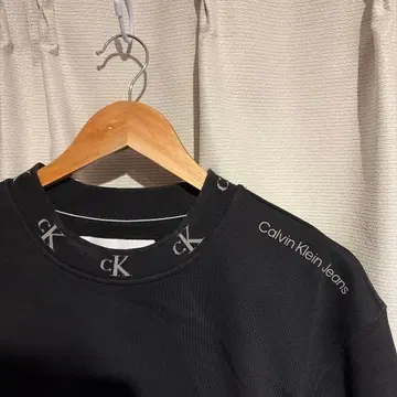 Calvin Klein Jeans 블랙 맨투맨 M